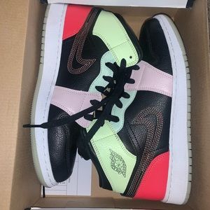 Air Jordan 1 Mid